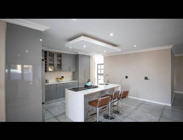 5 BEDROOM HOUSE FOR SALE IN HESTEAPARK